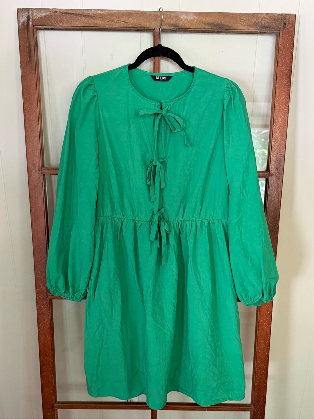 BTFBM Emerald Green Tie Front Mini Dress Size Medium Long Sleeve Flowy Boho